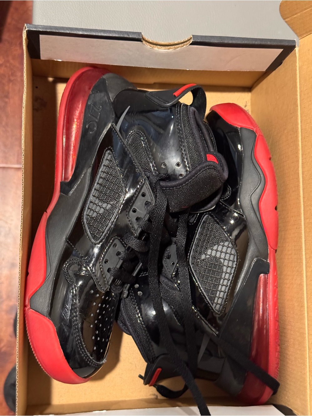 Jordan Mars 270 5Y Black and Red Athletic Sneakers